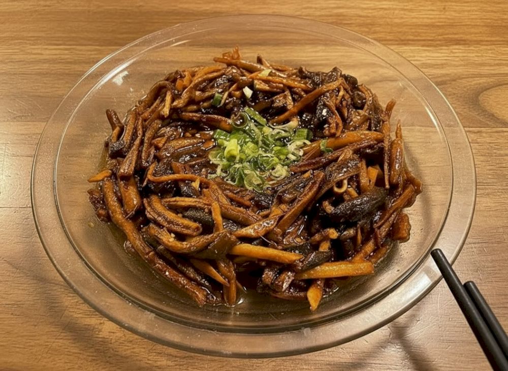 Shanhu Mian is a special local dish, offering a taste unlike any other noodle dish